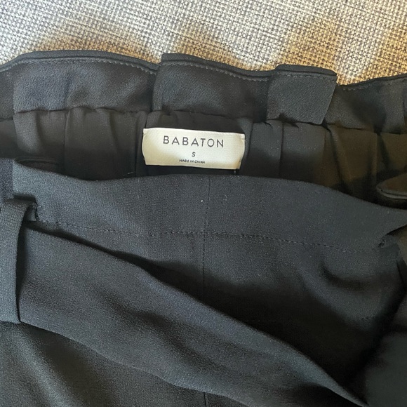 Aritzia Dress Shorts - Picture 2 of 3